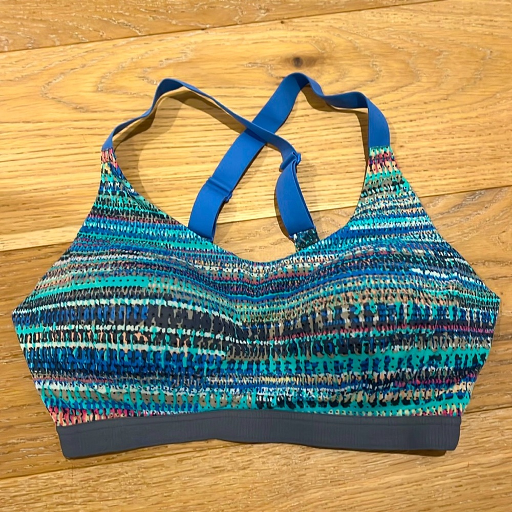 Victoria Secret Sport 34DD sports bra.